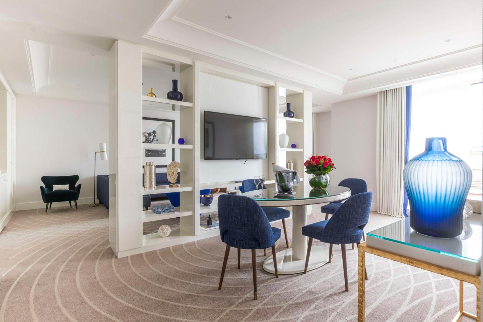 Hotel Martinez, In The Unbound Collection By Hyatt Cannes Exterior foto A suite at the hotel