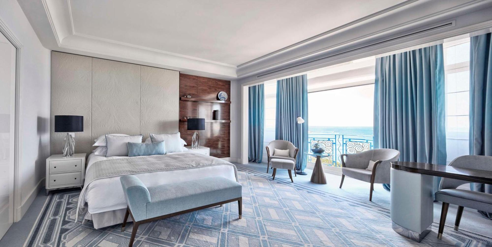 Hotel Martinez, In The Unbound Collection By Hyatt Cannes Exterior foto A bedroom at the InterContinental
