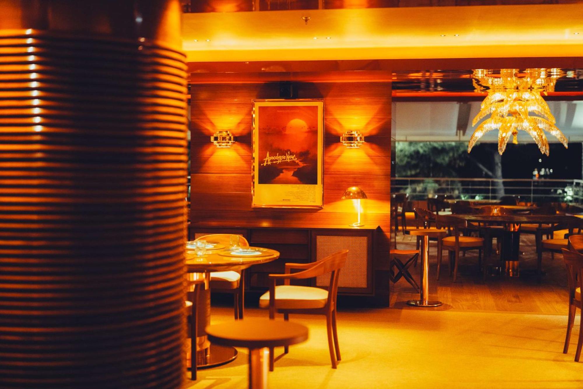 Hotel Martinez, In The Unbound Collection By Hyatt Cannes Exterior foto The interior of the restaurant