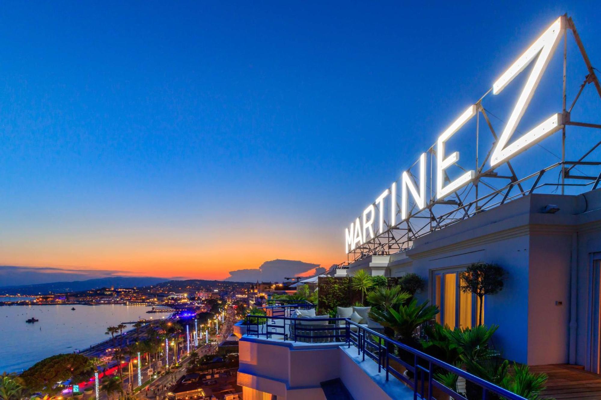 Hotel Martinez, In The Unbound Collection By Hyatt Cannes Exterior foto View of the city of Martinez